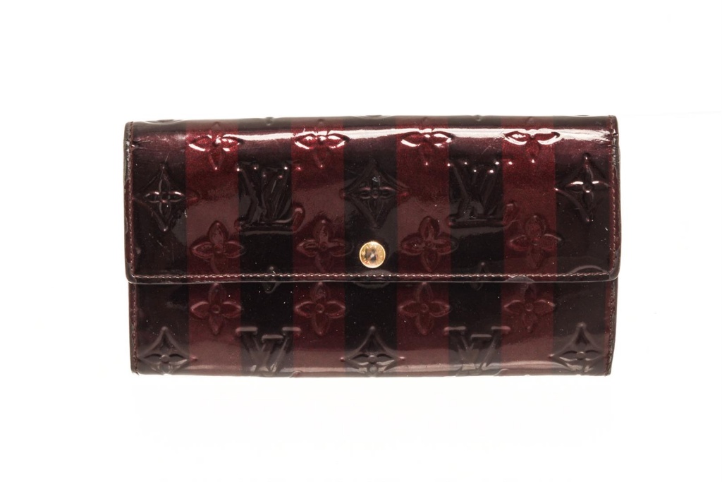 Sarah Vernis Leather Wallet