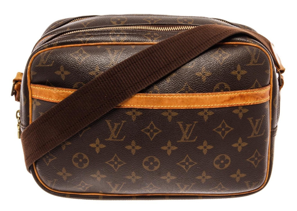 Louis Vuitton. Garment Bag. Auction
