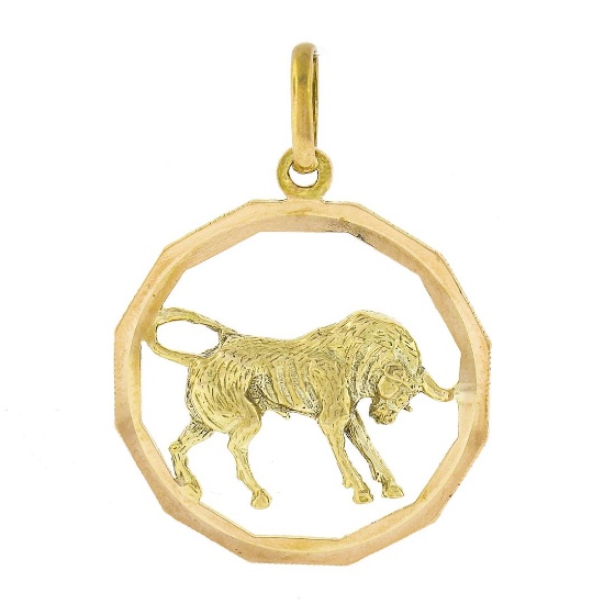Vintage 18K TT Gold Detailed Taurus Bull w/ Faceted Circle Frame Charm Pendant