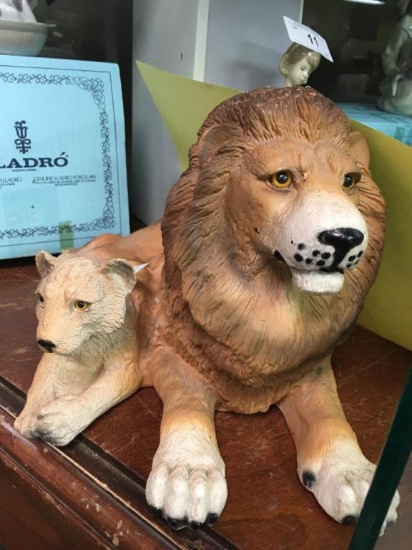 Lion & Lionese 1990 Universal Statue