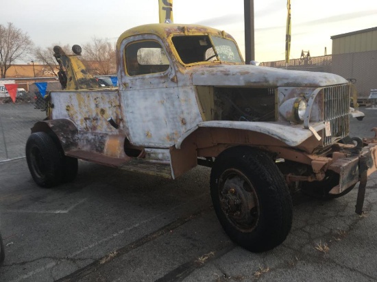 40's Old Chevrolet Tow Truck -Rare!! -- No Title