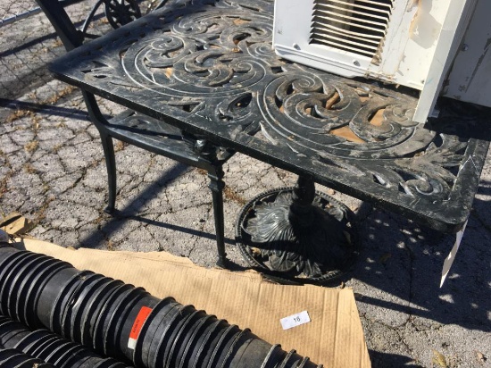 Metal decorative table with chair