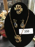 Vintage Goldtone Ribbon Rhinestone Jewelry Set