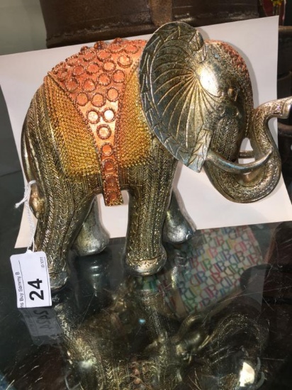 Gold display elephant