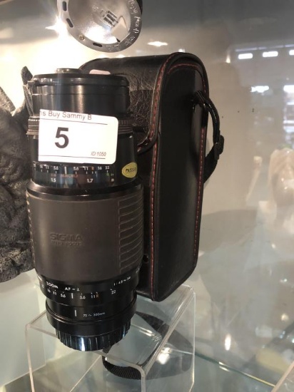 Sigma Auto Focus Telephoto Lens for Minolta-A With Case