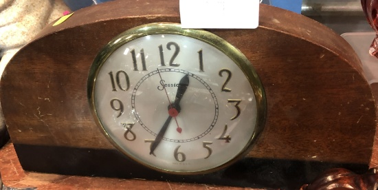 Vintage Session Wood Electric Mantle Clock