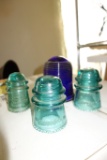 Vintage Glass Insulator Hemmingray-16 (2) Hemmingray-9 (1)