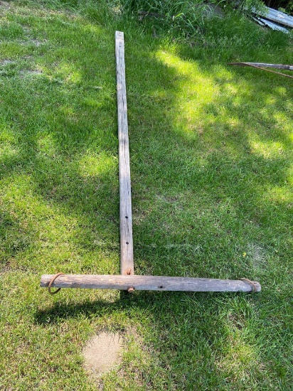 Two horse hitch pole with neck yolk