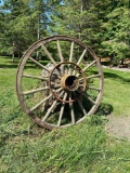 Wood wagon wheel