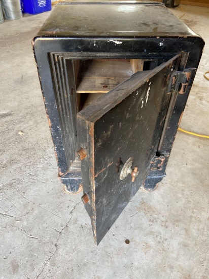 Vintage safe