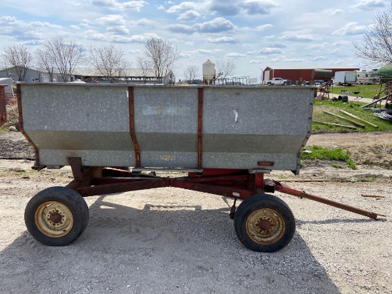 Flare box with hydraulic hoist and wagon