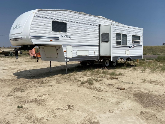 2002 Four winds slide out camper