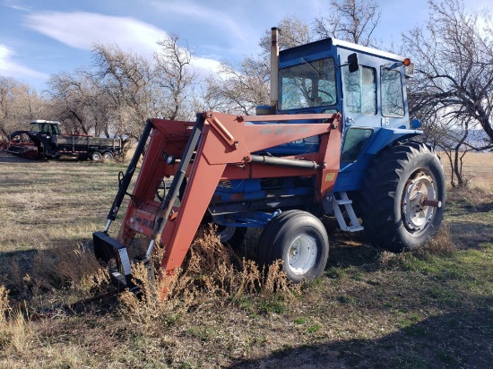 Ford 9600 tractor with loader