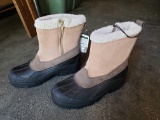 New Ozark Trail Boots, Womens Size 11