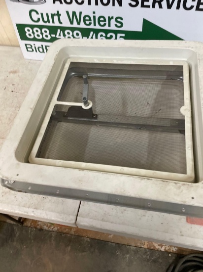 camper skylight