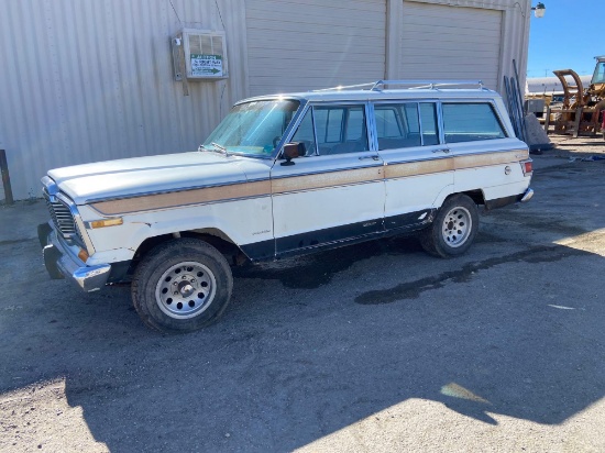 1979 Jeep Wagoneer (sat for 27 years) runs BARN FIND