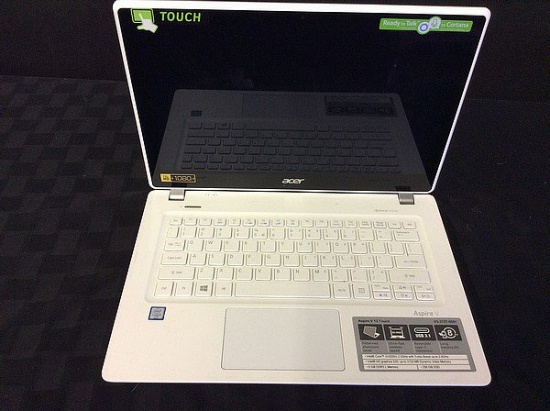 Acer aspire V 13 touch laptop no plg