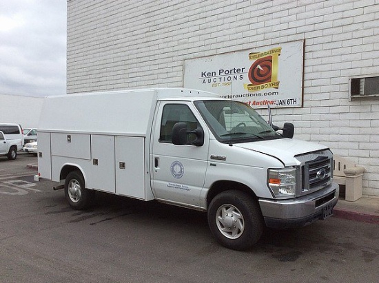 2011 FORD E350