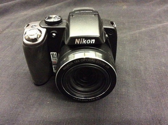 Nikon coolpix p80 digital camera,has battery