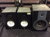 2 yamaha HS7 powered studio monitor speakers and 1 m audio studiophile bx8a studio monitor speaker,n