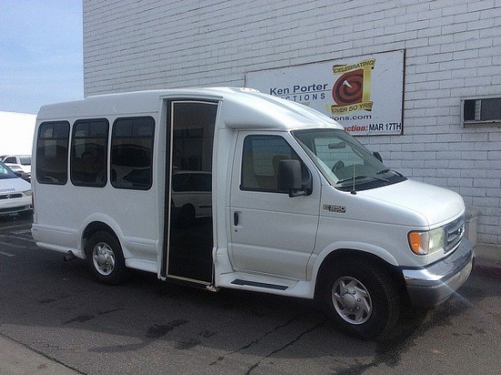 2003 FORD E350