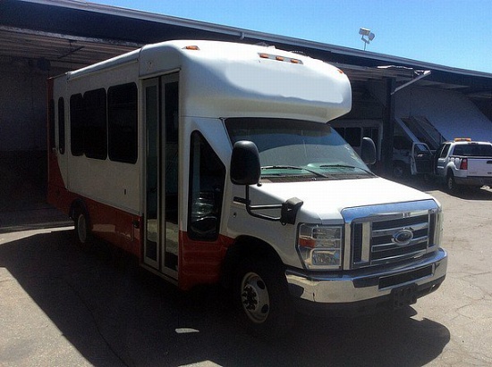 2012 FORD E450