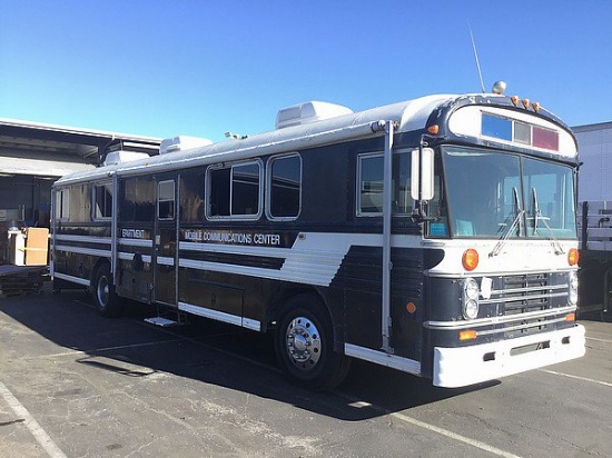 1982 BLUE BIRD BUS