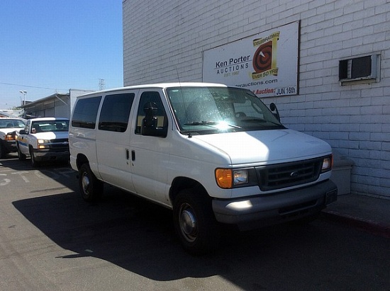 2006 FORD E350