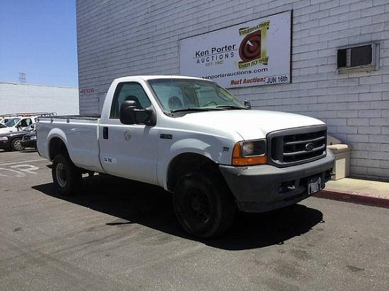 2004 FORD F350 XL