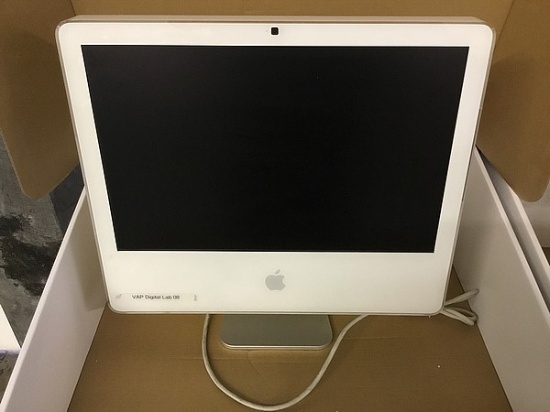 Apple iMac with plug