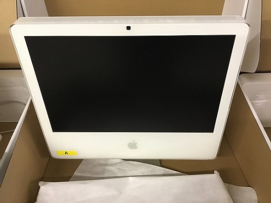 Apple iMac with plug