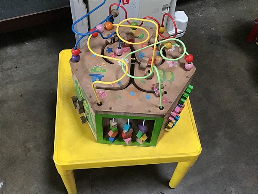 Lot Kid Table W Waiting Room Toys Proxibid Auctions