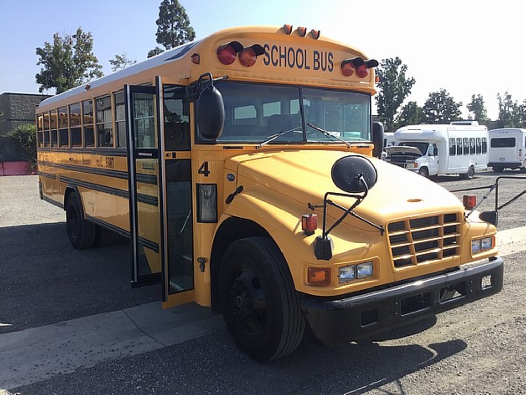 2005 BLUEBIRD SCHOOL BUS | Cars & Vehicles Buses | Online Auctions |  Proxibid