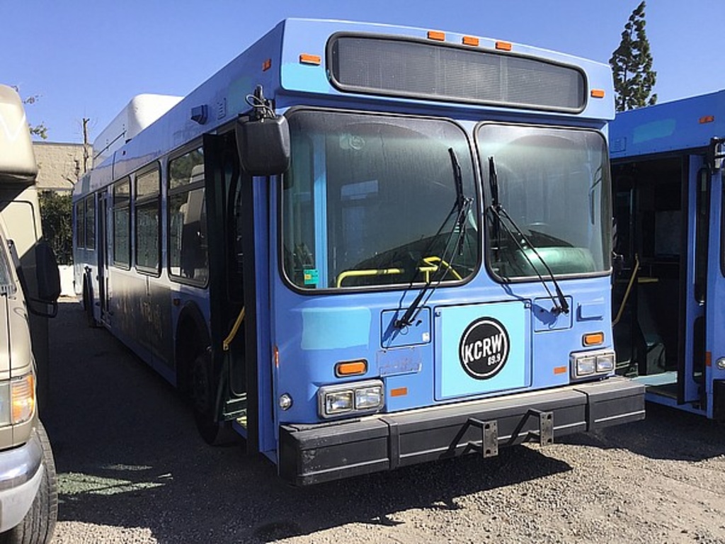 2004 NEW FLYER L40LF | Cars & Vehicles Buses | Online Auctions | Proxibid