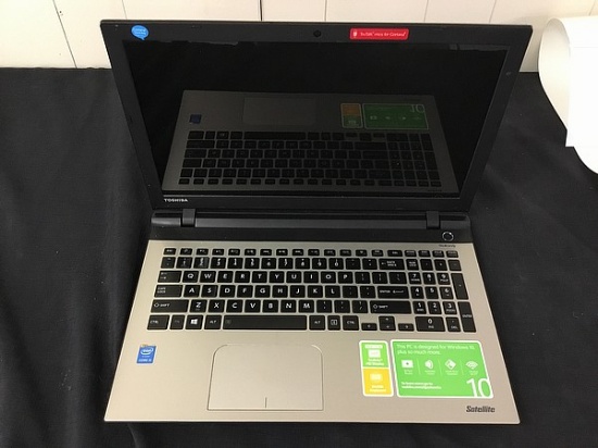 TOSHIBA satellite L55c5272 laptop, no plug