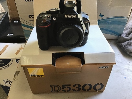 Nikon D5300 black camera (parts)