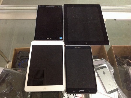 4 tablets Samsung, asus, iPad A1432 A1395 Possibly locked, no chargers