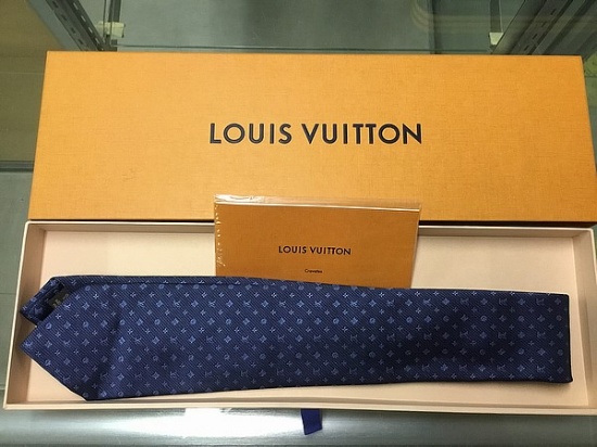 Tie,with box,authenticity unknown
