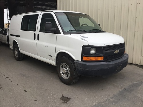 2004 CHEVROLET EXPRESS 3500