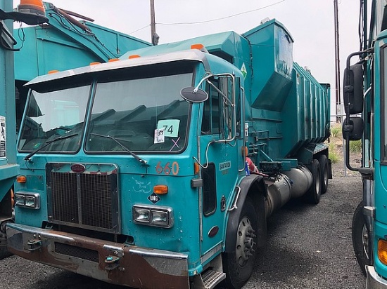 2004 PETERBILT 320