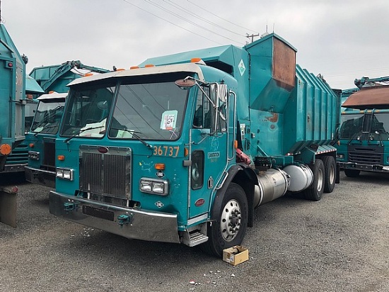 2004 PETERBILT 320