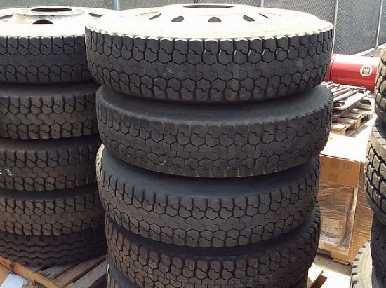 5 COMMERCIAL TRUCK TIRES