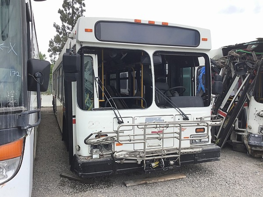 2002 NEW FLYER D40LF | Cars & Vehicles Buses | Online Auctions | Proxibid