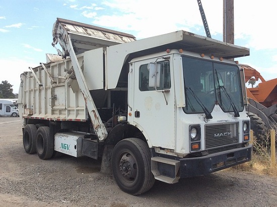 2002 MACK MR6885