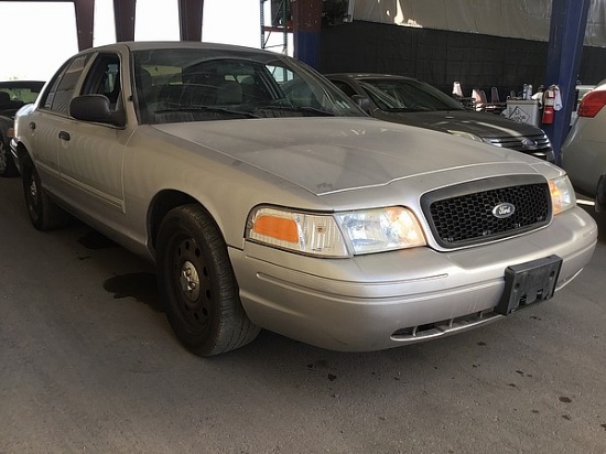 2010 FORD CROWN VICTORIA