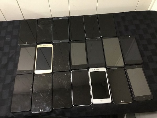 20 cellphones, possibly locked, some damage LG, MOTOROLA, ZTE