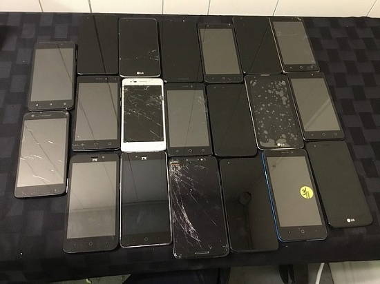 20 cellphones, possibly locked, some damage LG, MOTOROLA, ZTE