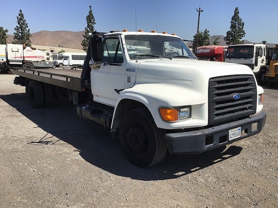 1995 FORD F700 TOW TRUCK