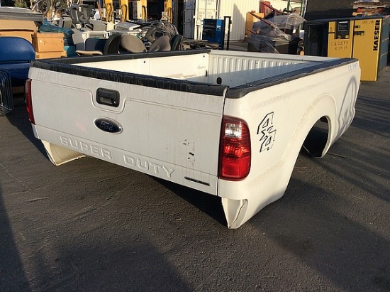 WHITE FORD SUPER DUTY TRUCK BED
