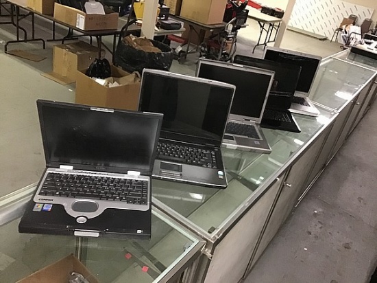 Laptop computer, possibly locked, some damage Compaq, DELL